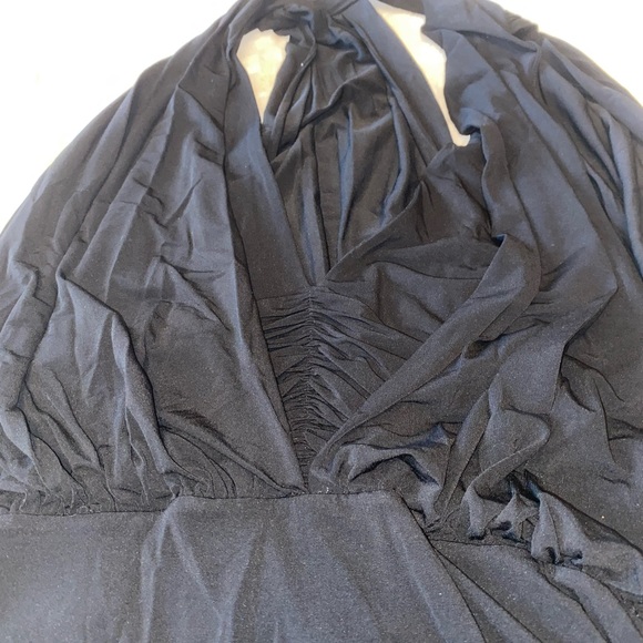 BCBG NEW WITH TAGS black tank top with peek-a-boo back size M - Picture 3 of 5